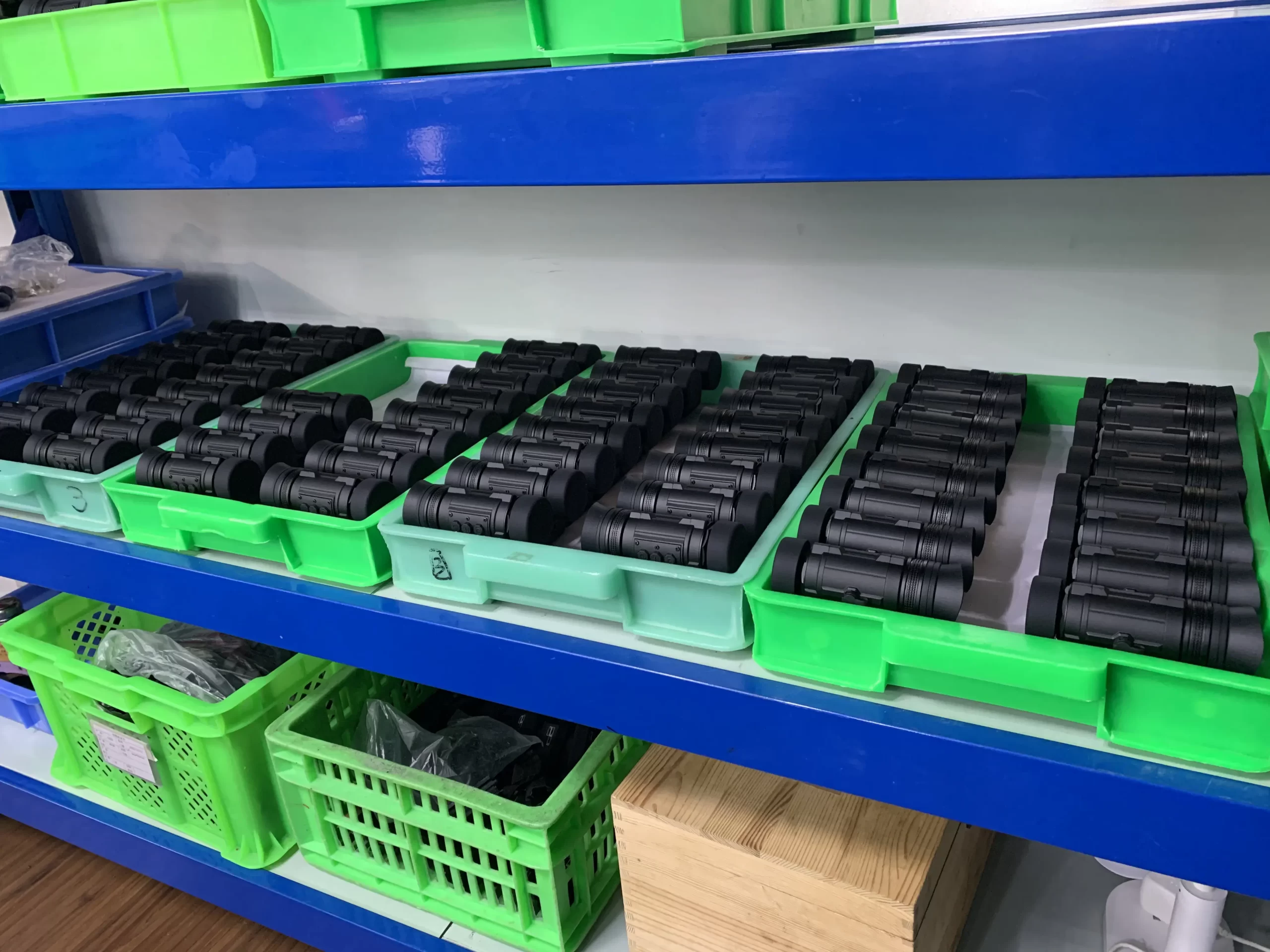 Contrôle du produit du binoc