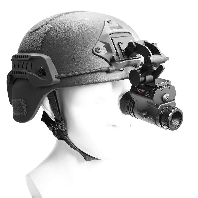 Binock Night Vision Monocular modèle NVG50 avec casque sur fond blanc